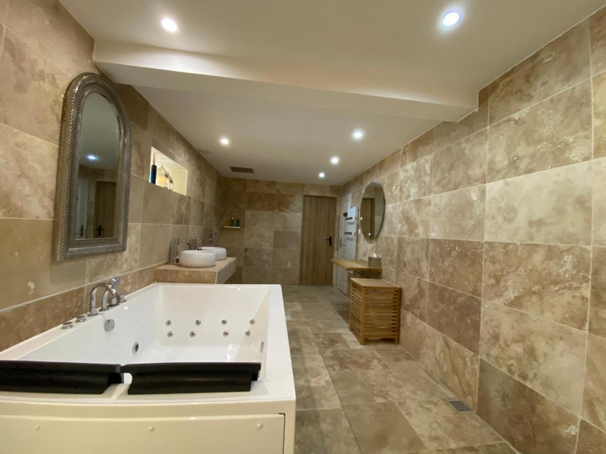O Bain Soleil Bed & Breakfast Bourg-Saint-Andéol Екстериор снимка