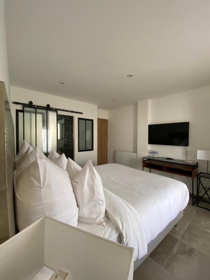 O Bain Soleil Bed & Breakfast Bourg-Saint-Andéol Екстериор снимка